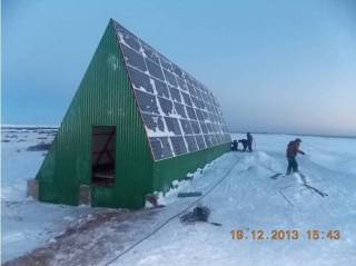 Solar installations bring constant electrical to the remote Kola Peninsula village of Pyalitsa, (Photo: Courtesy of Gennady Popov)