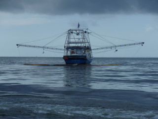 skimming vessel